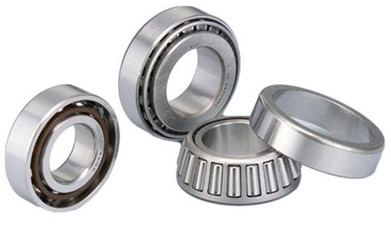 6204TBP63 Estampagem de aço selado SKF Rolamento de esferas de ranhuras profundas 18000 R/Min Velocidade lubrificada a óleo