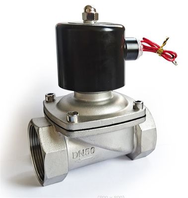 Valva elétrica solenoide DN15 AC220V em indústria